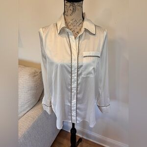 Blue b. Collection white silk like blouse w/ rhinestone trim detailing sz S NWT